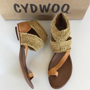 CYDWOQ Turret Sandals 40 (9.5) Butterscotch
100% Leather Handmade in USA EUC